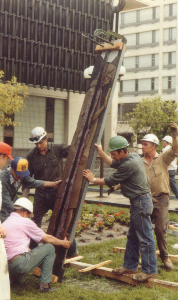 monument15-crane lift of fragile veneer.340.jpg